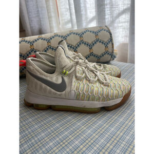 Youth Nike KD 9 Basketball Shoes Size 6Y White Multicolor